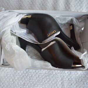 DKNY Bronx Women’s Open Toe Pump Black sz 6 NIB